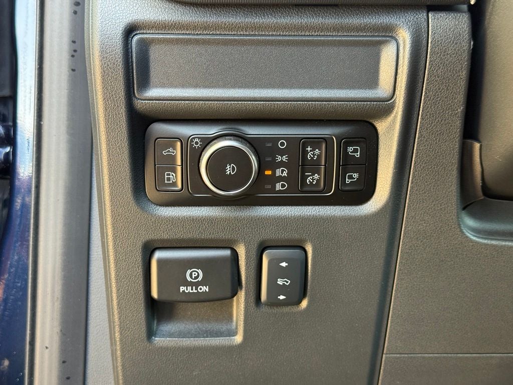 2025 Ford F-150 Platinum - 4WD / CLEAN CARFAX / ONE OWNER