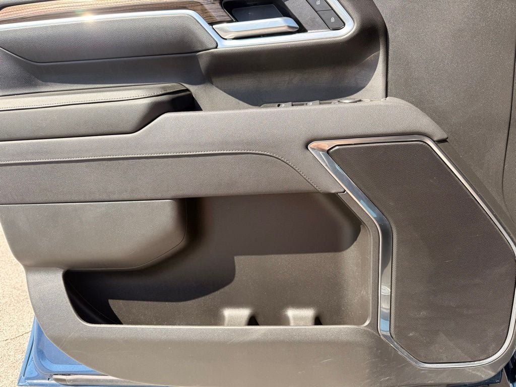 2025 Chevrolet Silverado 3500HD LT Lifted Big Wheels & Tires