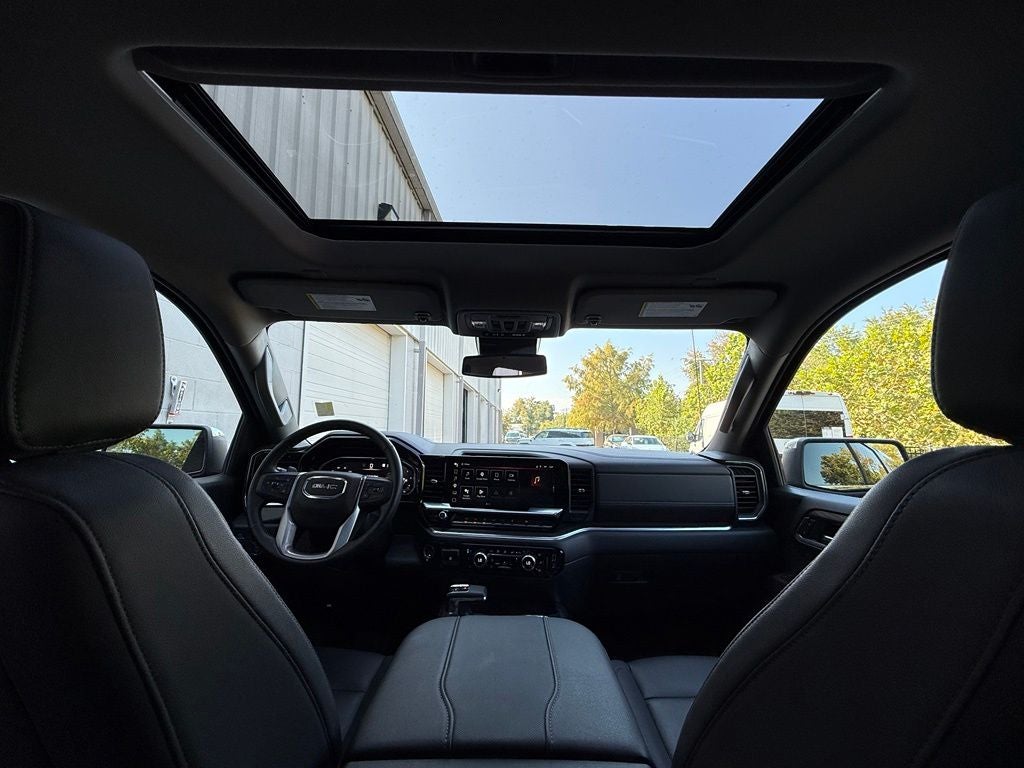 2024 GMC Sierra 1500 SLT - 4WD / CAMPER SHELL / ONE OWNER