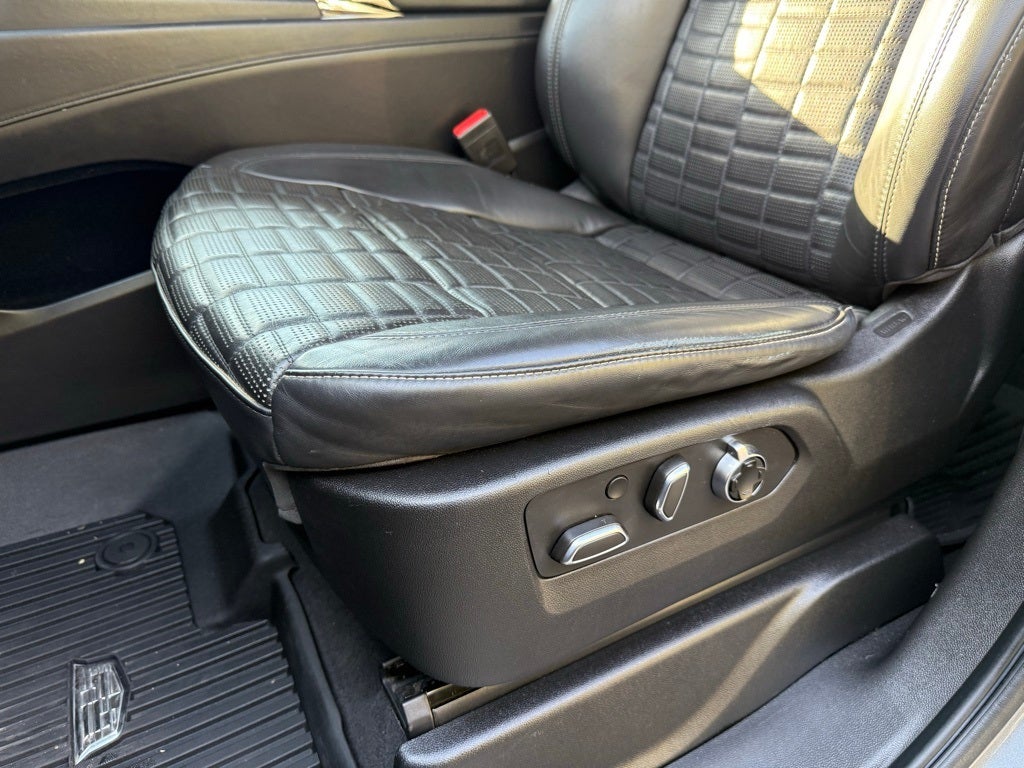 2021 Cadillac Escalade ESV Sport Platinum PANO MOONROOF / 4x4 / CLEAN CARFAX