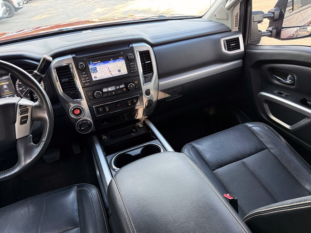 2017 Nissan Titan PRO-4X - 4WD / LEATHER