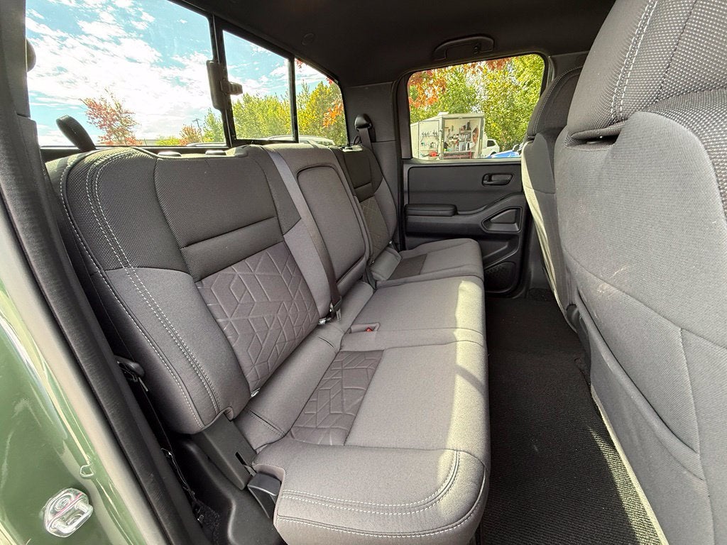 2026 Nissan Frontier SV - 4WD / CLEAN CARFAX / ONE OWNER