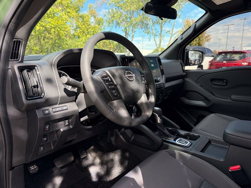2026 Nissan Frontier SV - 4WD / CLEAN CARFAX / ONE OWNER