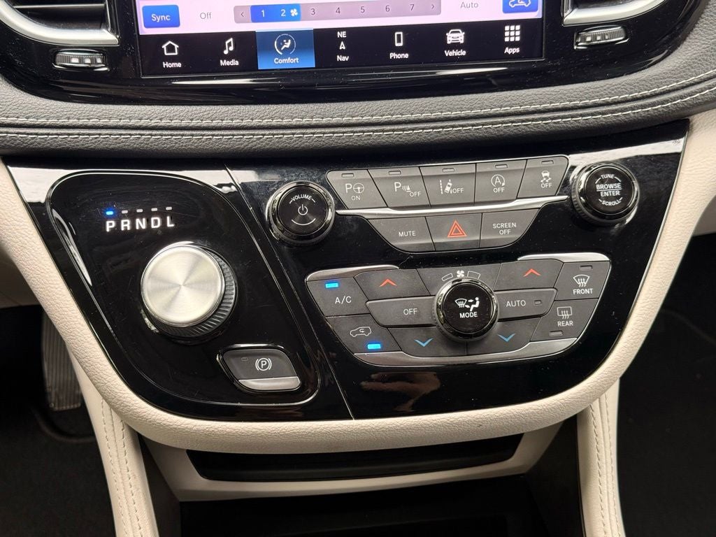 2022 Chrysler Pacifica Limited SOCCER MOM EDITION