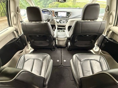 2022 Chrysler Pacifica Limited SOCCER MOM EDITION