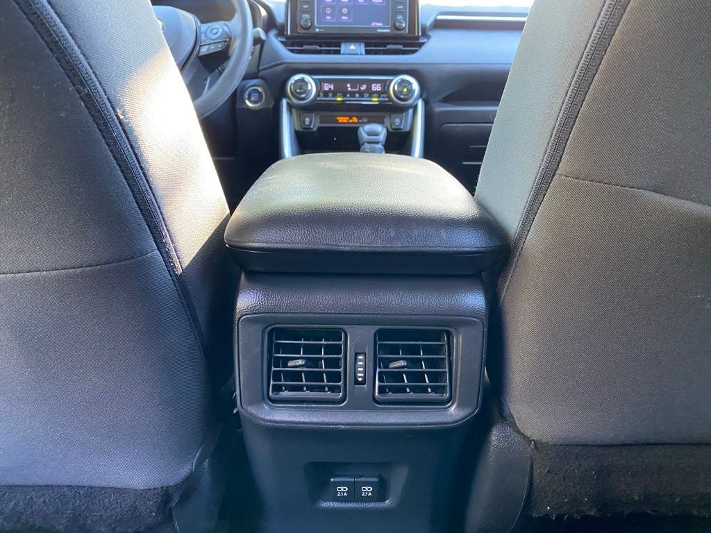 2021 Toyota RAV4 XLE APPLE CAR PLAY