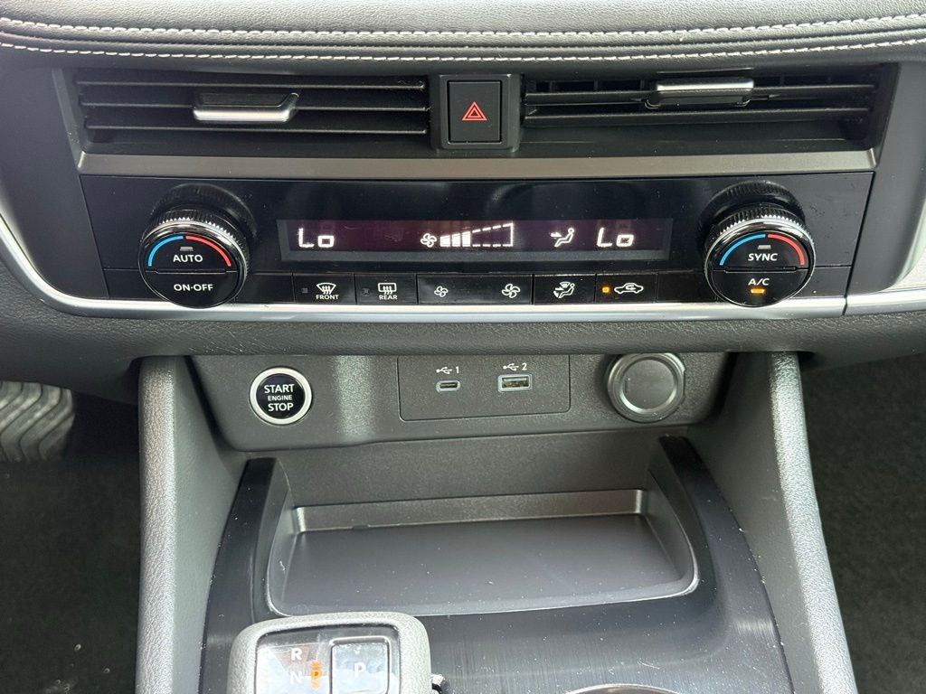 2023 Nissan Rogue SV HEATED MIRRORS