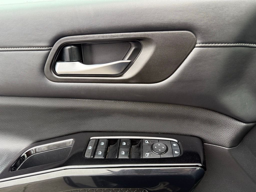 2022 Nissan Pathfinder SV 3 ROW SUV