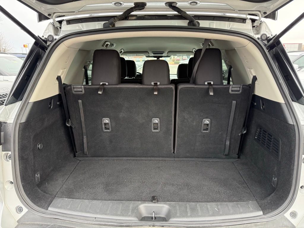 2022 Nissan Pathfinder SV 3 ROW SUV