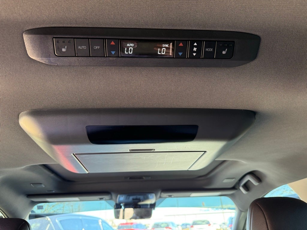 2024 Toyota Sienna Platinum 7 Passenger