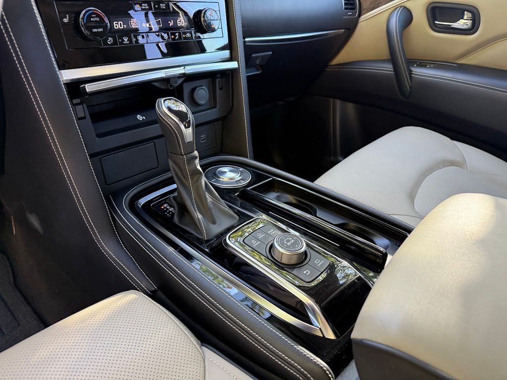 2022 INFINITI QX80 Premium Select