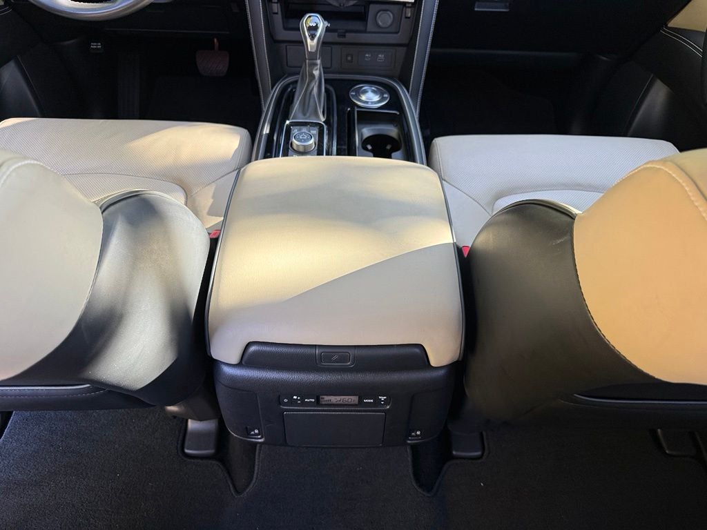 2022 INFINITI QX80 Premium Select