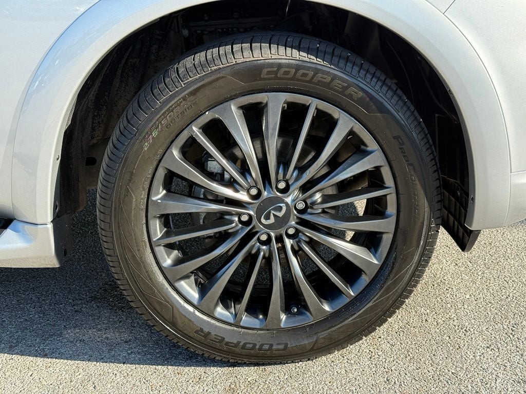 2022 INFINITI QX80 Premium Select