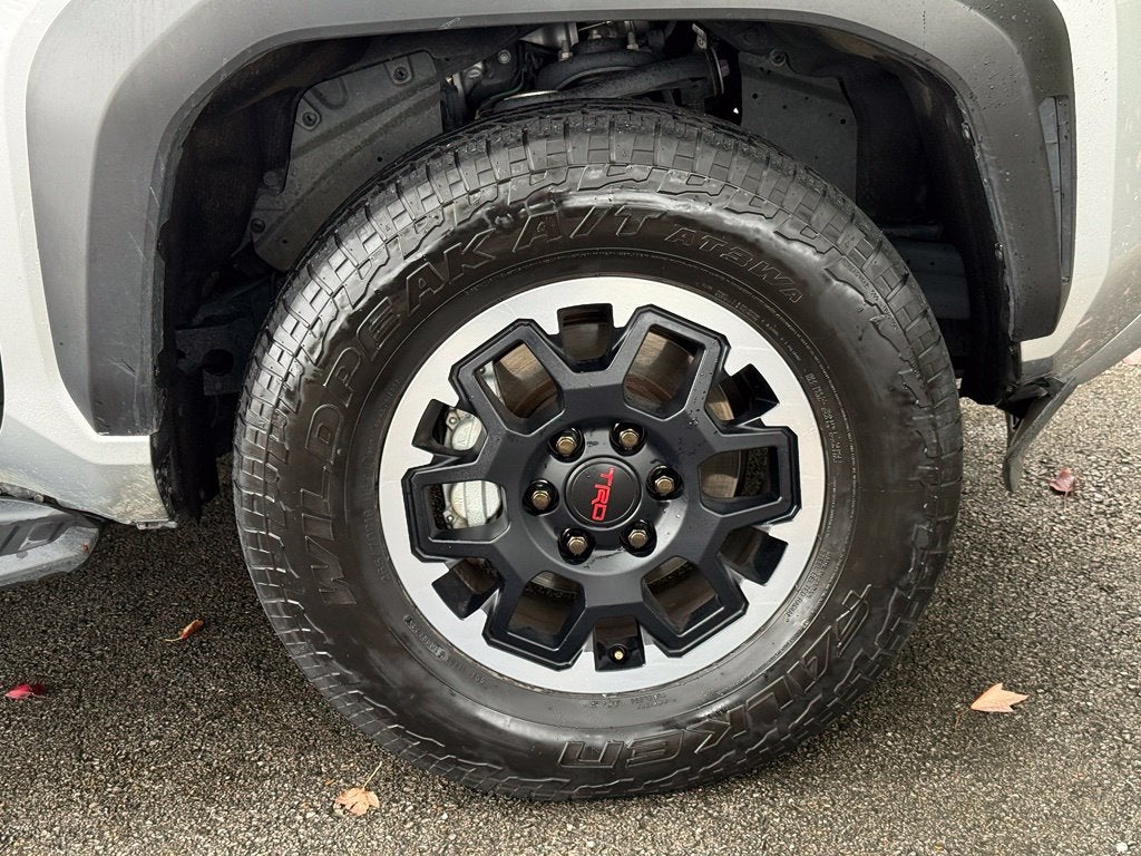 2025 Toyota 4Runner TRD Off-Road - 4WD / CLEAN CARFAX / ONE OWNER