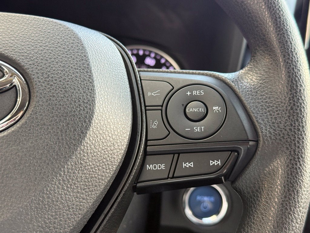 2022 Toyota RAV4 Hybrid XLE - AWD | SUNROOF | CLEAN CARFAX