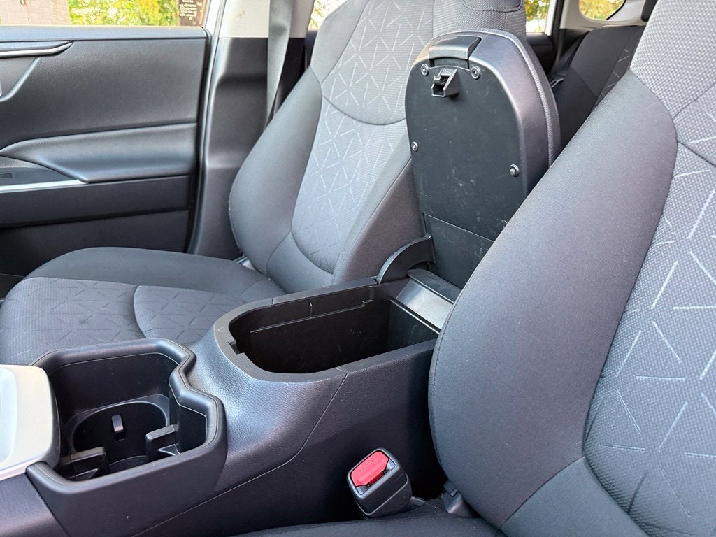 2022 Toyota RAV4 Hybrid XLE - AWD | SUNROOF | CLEAN CARFAX