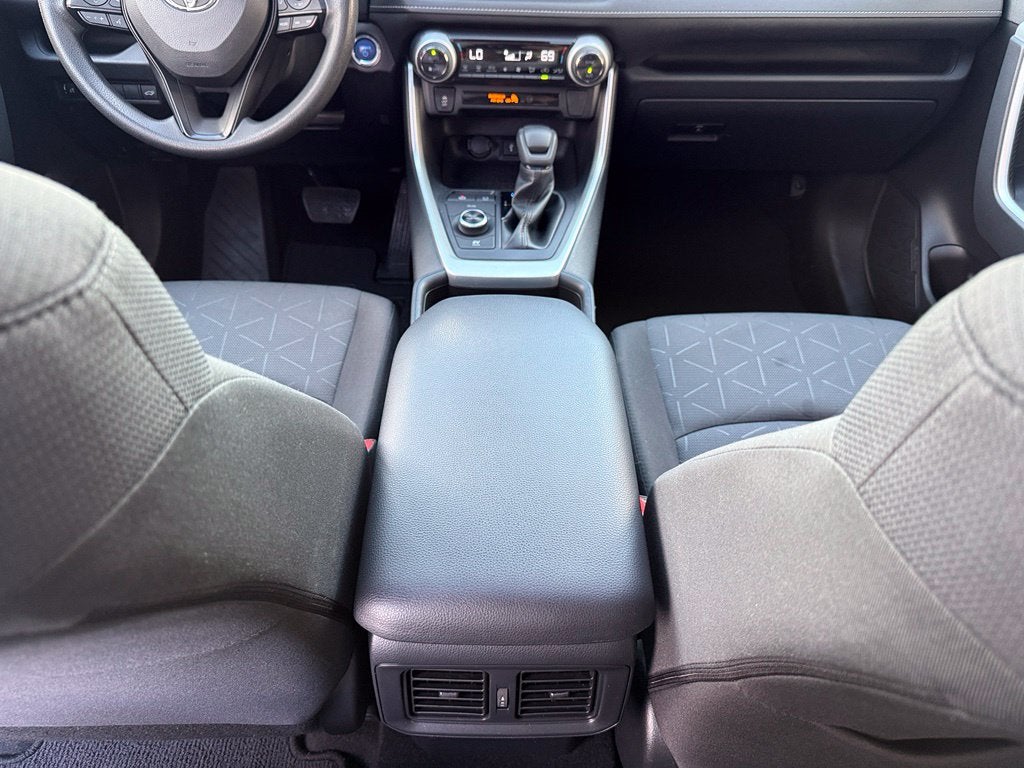 2022 Toyota RAV4 Hybrid XLE - AWD | SUNROOF | CLEAN CARFAX