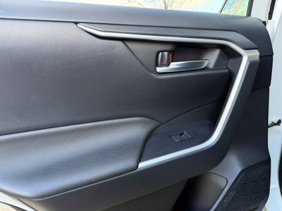 2022 Toyota RAV4 Hybrid XLE - AWD | SUNROOF | CLEAN CARFAX