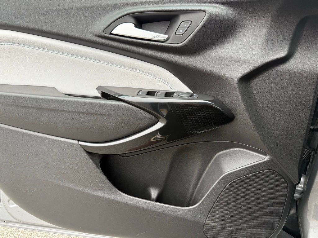 2025 Chevrolet Trax LT CLEAN CARFAX