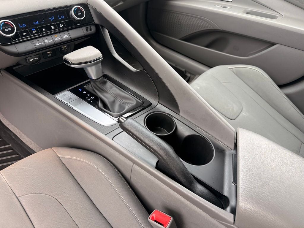 2023 Hyundai Elantra SEL Fluid Metal