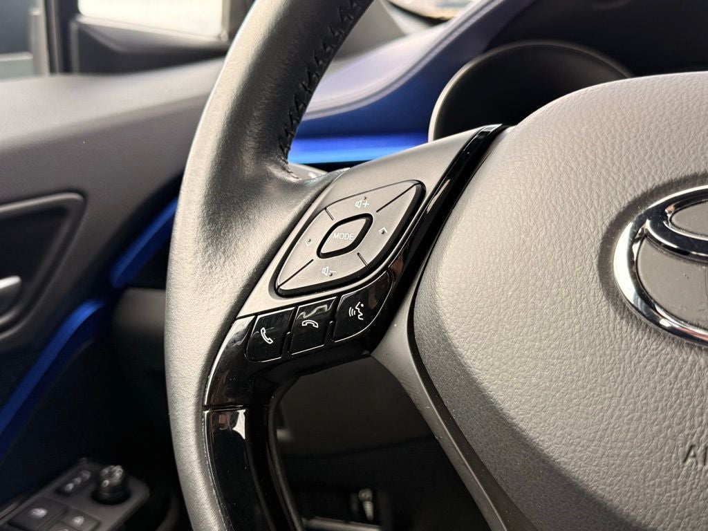 2021 Toyota C-HR XLE POWER LIFTGATE