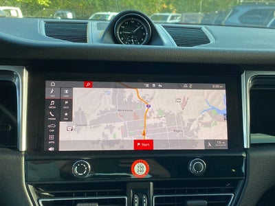2022 Porsche Macan Base AWD / PANO ROOF / CLEAN CARFAX