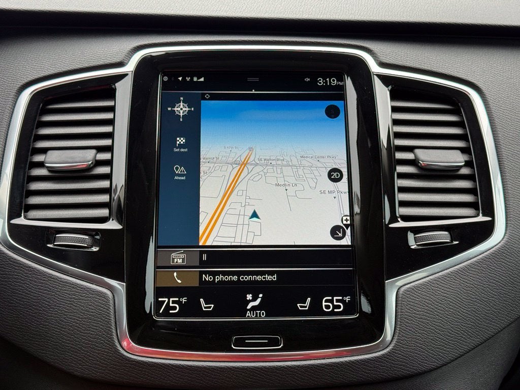 2022 Volvo XC90 T6 Momentum - AWD / PANORAMIC SUNROOF / ONE OWNER