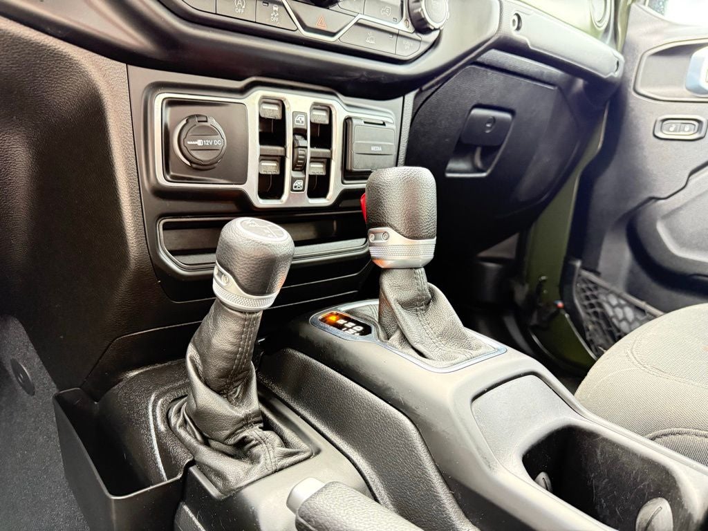 2022 Jeep Gladiator Sport