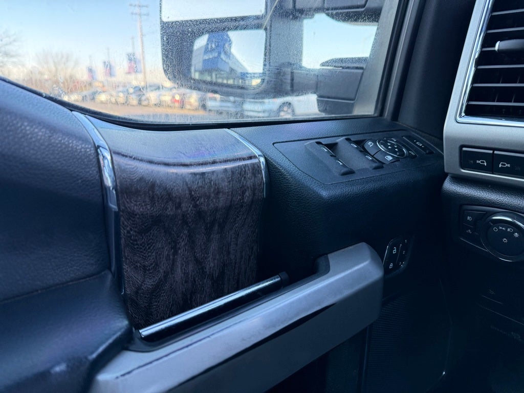 2018 Ford F-350SD Lariat Hard loaded!!