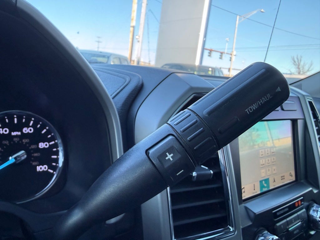 2018 Ford F-350SD Lariat Hard loaded!!