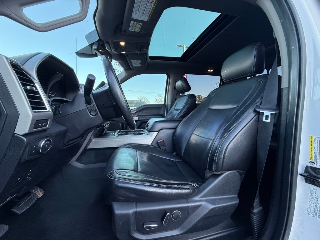 2018 Ford F-350SD Lariat Hard loaded!!