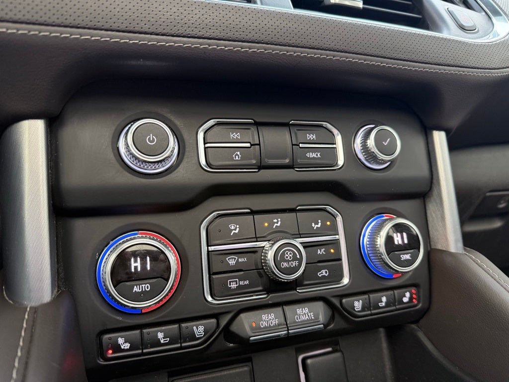 2022 GMC Yukon SLT moon roof/capt seats