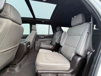 2022 GMC Yukon SLT moon roof/capt seats