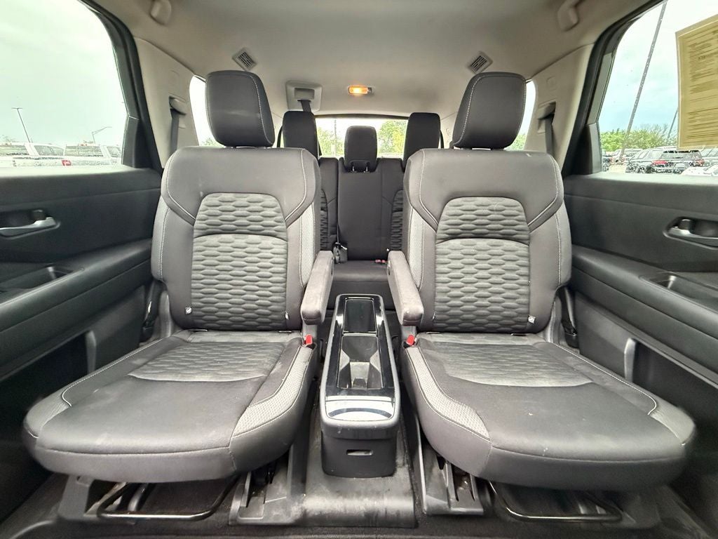 2022 Nissan Pathfinder SV