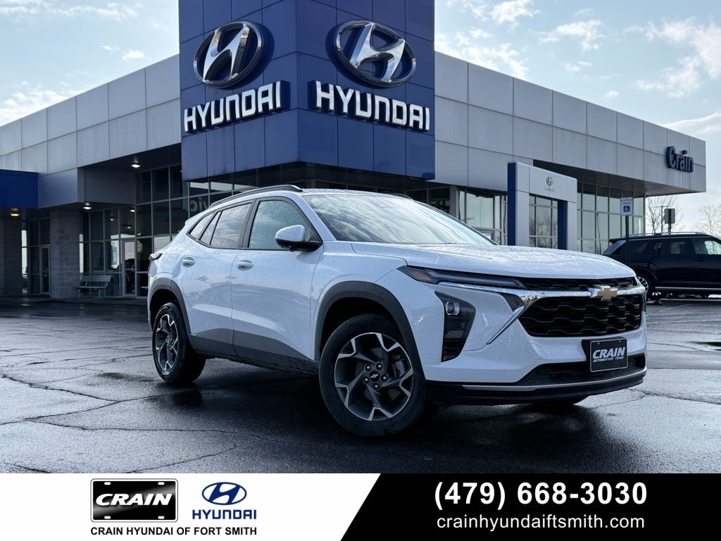 2025 Chevrolet Trax LT & FRONT PASSENGER HEATED SEATS