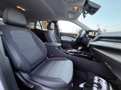 2025 Chevrolet Trax LT & FRONT PASSENGER HEATED SEATS