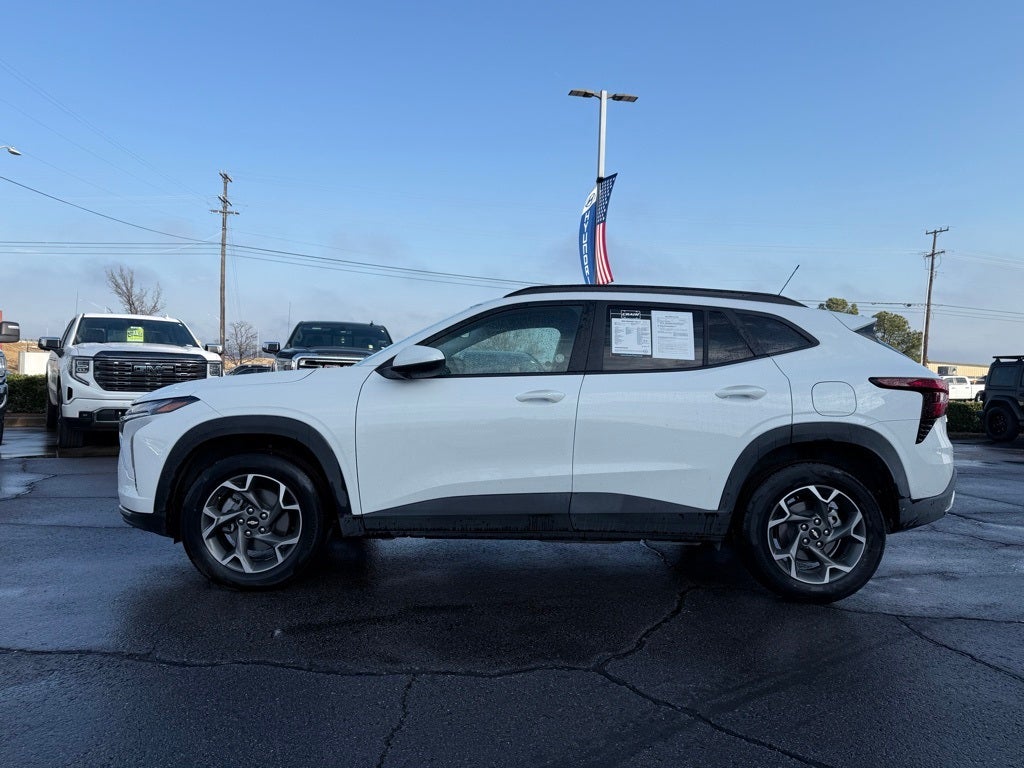 2025 Chevrolet Trax LT & FRONT PASSENGER HEATED SEATS