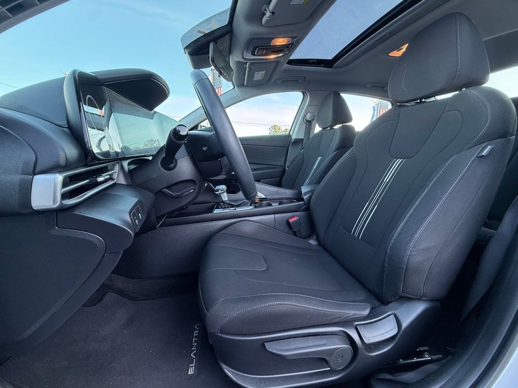 2024 Hyundai Elantra SEL 1 OWNER CLEAN CAR FAX