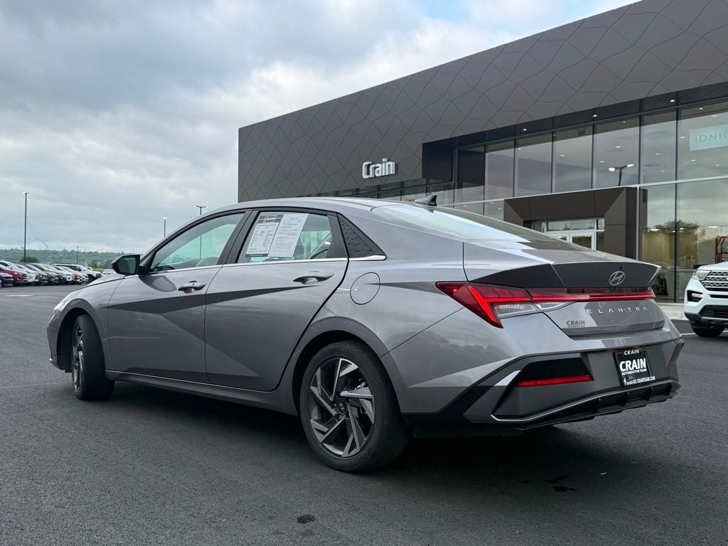 2024 Hyundai Elantra SEL convenience pack