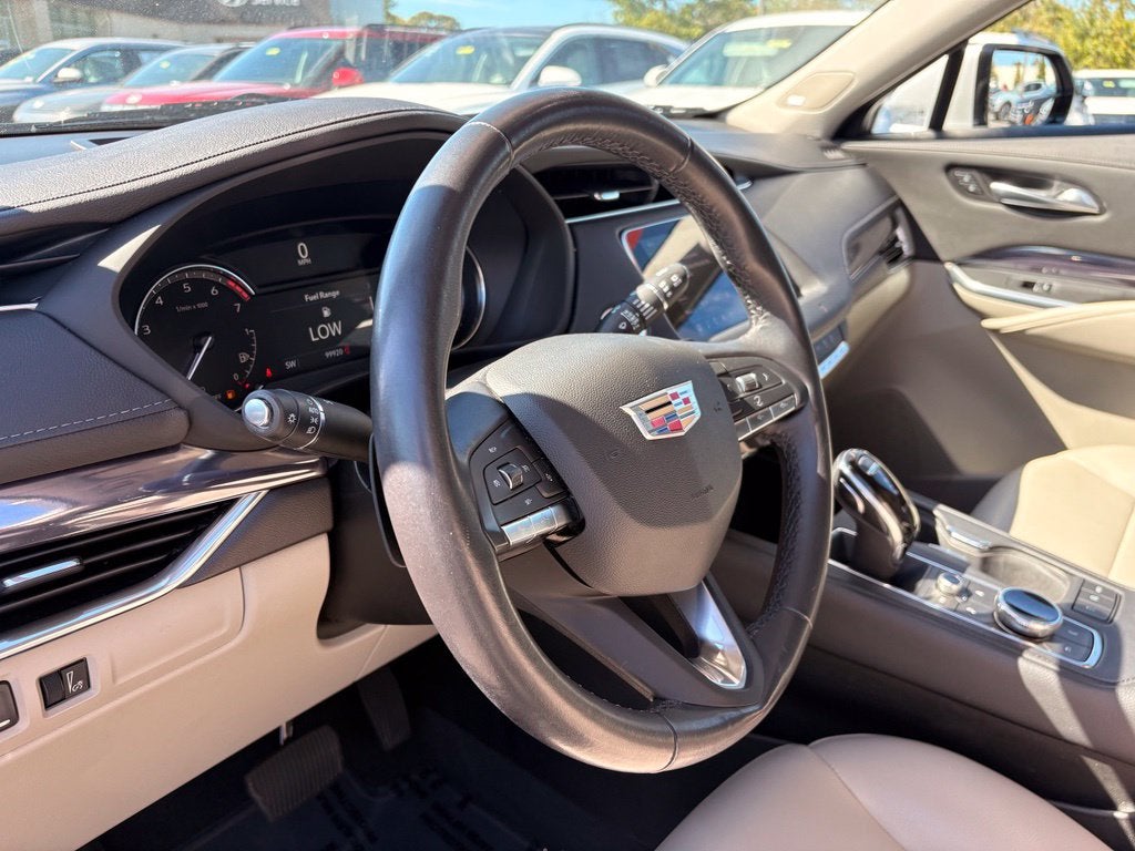 2021 Cadillac XT4 Luxury