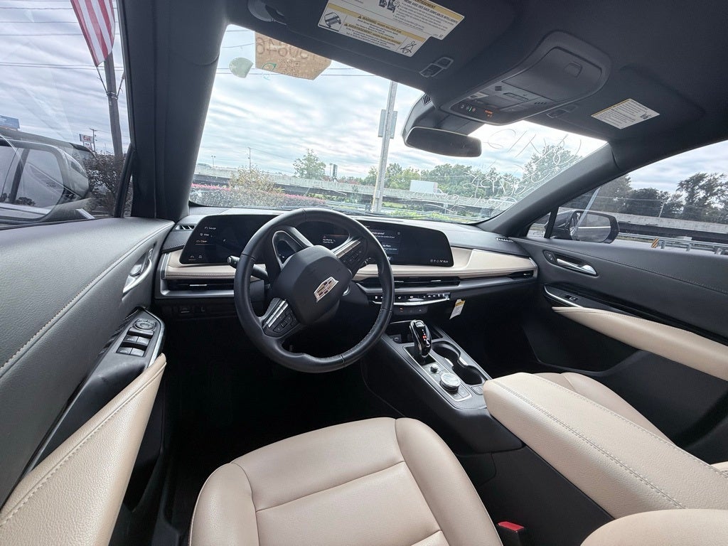 2024 Cadillac XT4 Luxury