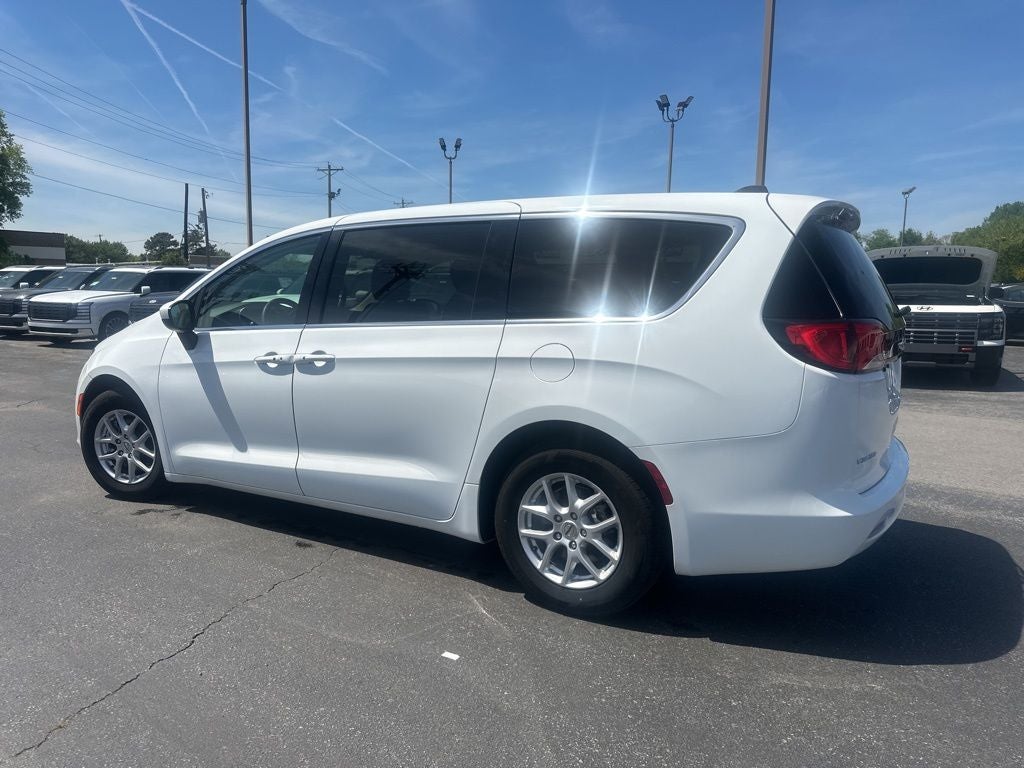 2022 Chrysler Voyager LX 1-Owner / Power Liftgate / Apple CarPlay/Android A