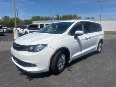 2022 Chrysler Voyager LX 1-Owner / Power Liftgate / Apple CarPlay/Android A