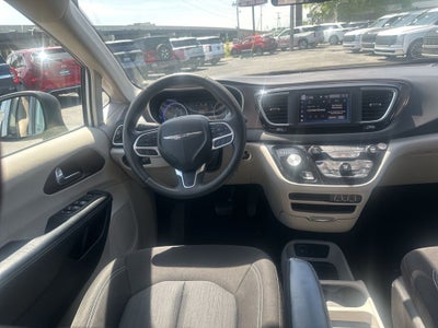 2022 Chrysler Voyager LX 1-Owner / Power Liftgate / Apple CarPlay/Android A