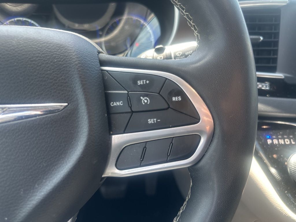 2022 Chrysler Voyager LX 1-Owner / Power Liftgate / Apple CarPlay/Android A