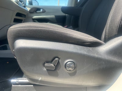 2022 Chrysler Voyager LX 1-Owner / Power Liftgate / Apple CarPlay/Android A
