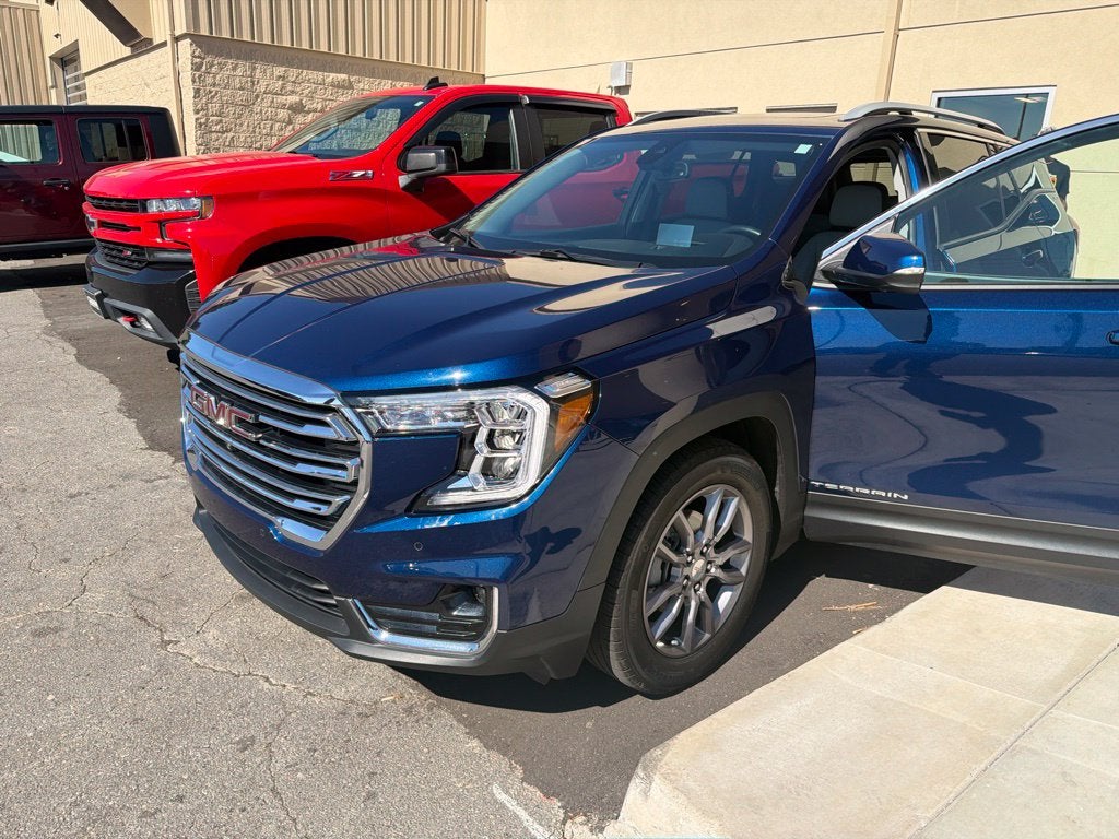 2023 GMC Terrain SLT