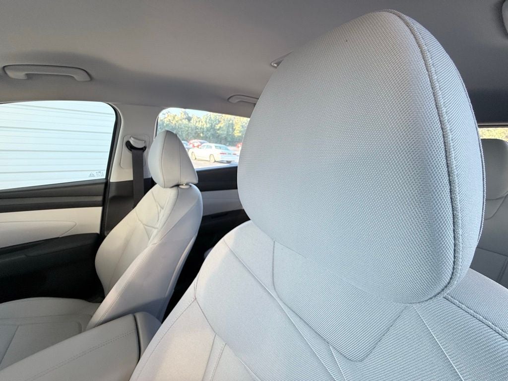 2025 Hyundai Tucson SE