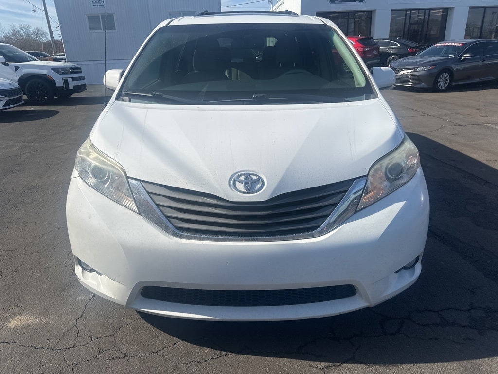 2012 Toyota Sienna Base 7 Passenger