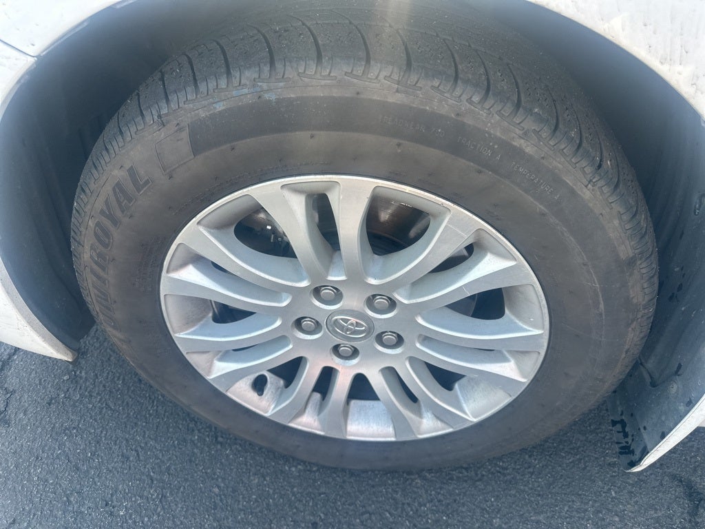 2012 Toyota Sienna Base 7 Passenger